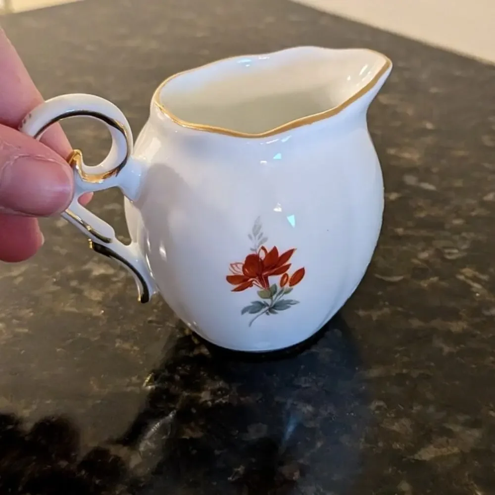 Vintage Dainty Mini Floral Creamer Cup With Gold Edges
